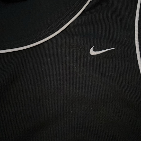 Sleeveless dri fit blk size L sleeveless top  in perfect condition. - Picture 2 of 3